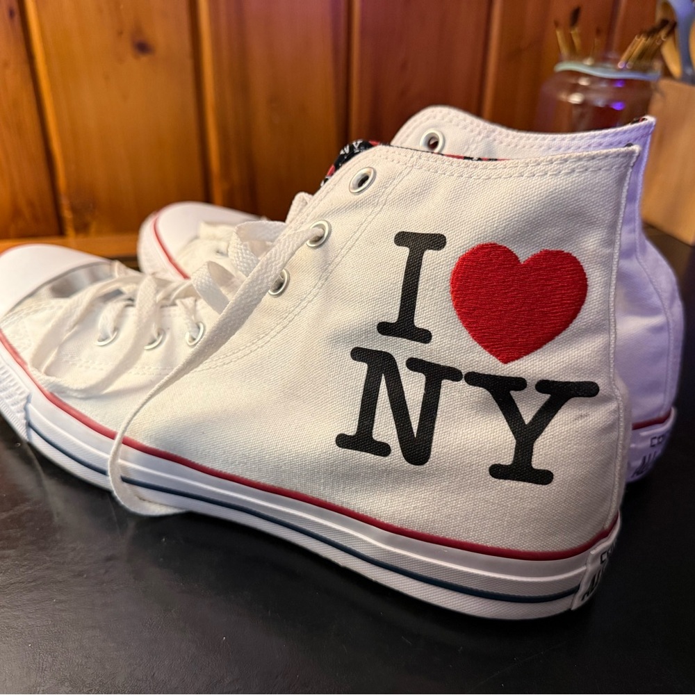 Converse I ❤️ NY Sneakers